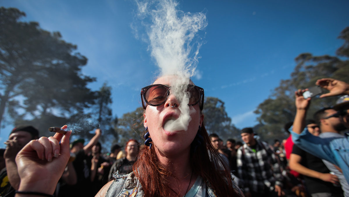 Oslava 420: 420 den v Hyde Parku Oslava 420: 420 den v Hyde Parku