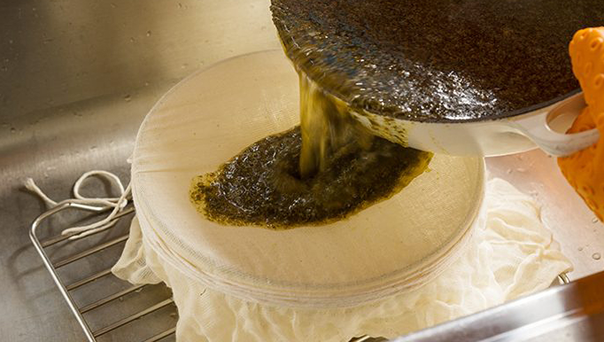 Cannabis capsules: strain the oil