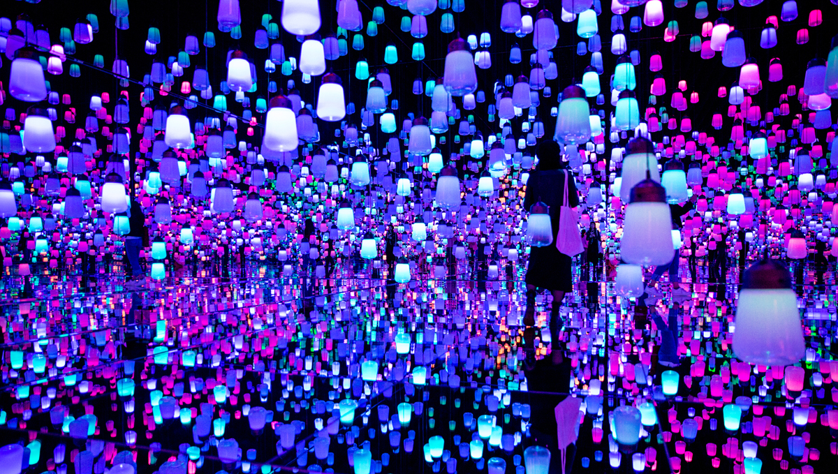 Get ready for the trippiest high of your life at MORI Building DIGITAL ART MUSEUM: teamLab Borderless