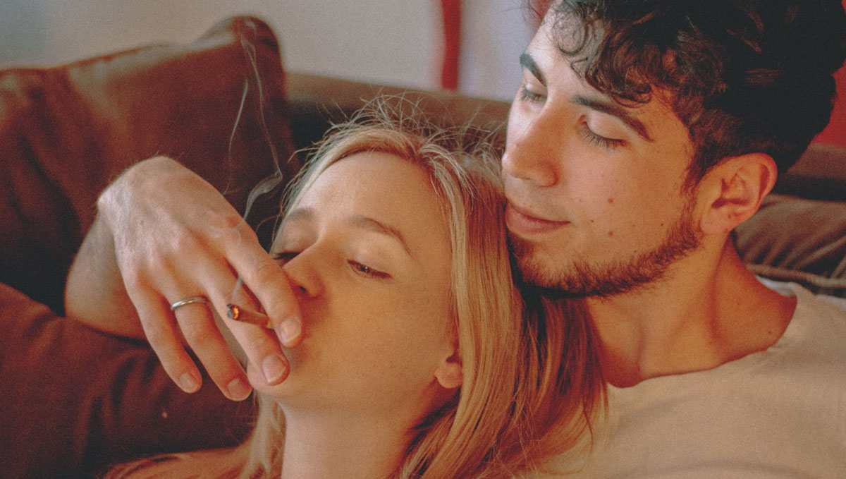 Show your partner some love with an extra romantic stoner Valentine's Day.