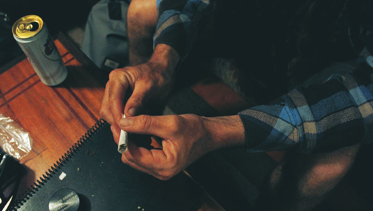 Let's untangle what happens to the body when you smoke weed every day. What Happens To Your Body When You Smoke Weed Every Day?: Let's untangle what happens to the body when you smoke weed every day.