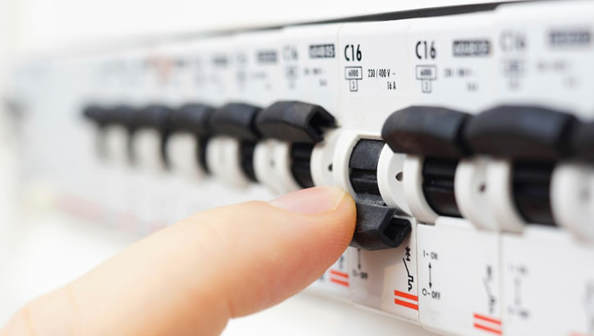 Indoor growing emergencies: amperage Indoor growing emergencies: amperage