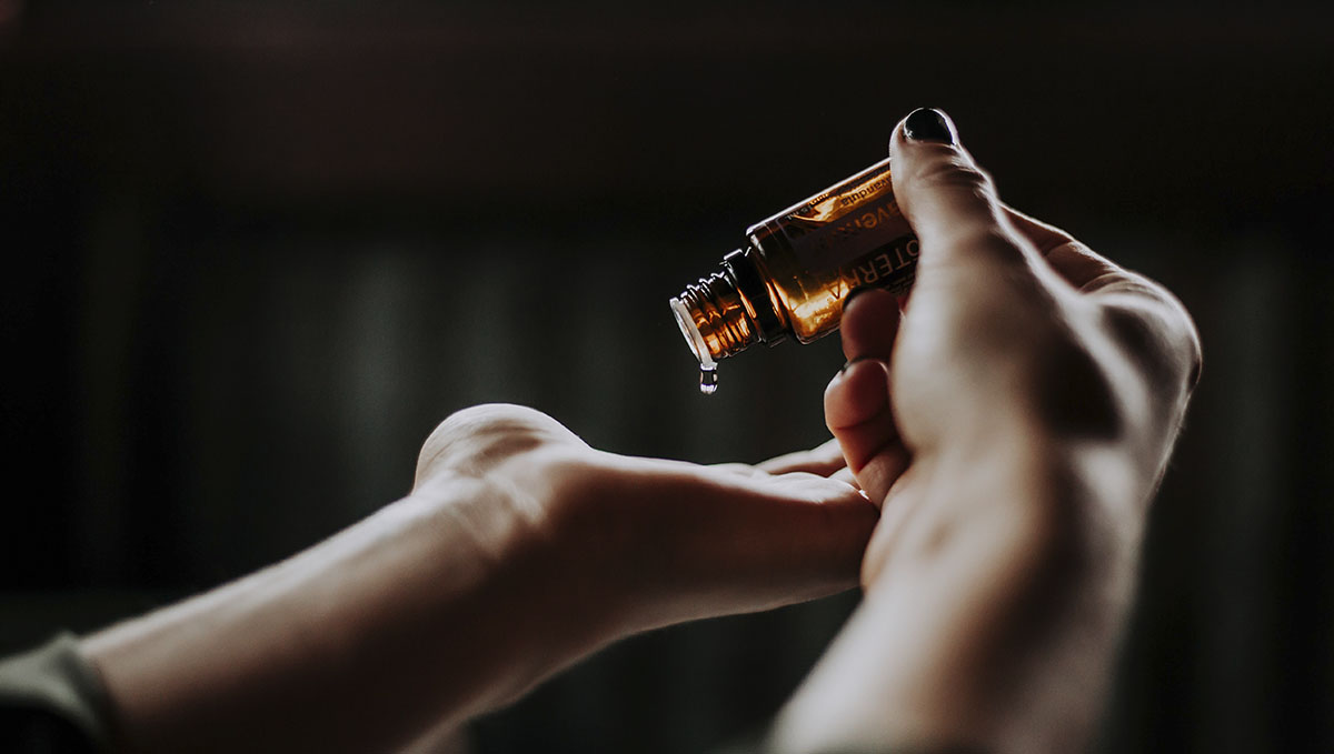 Give your lover a nice cannabis oil massage this Valentine's!