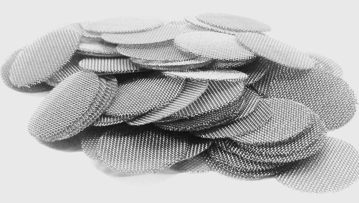 The importance of pipe screens when packing a bowl. The importance of pipe screens when packing a bowl.