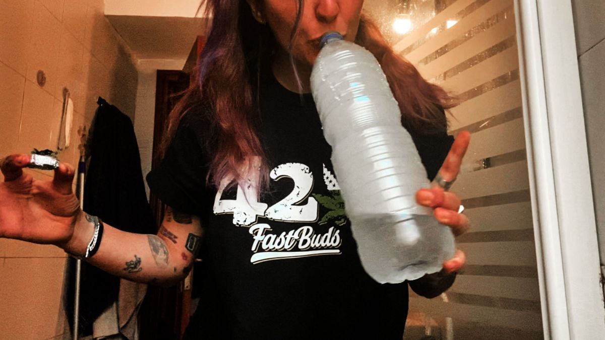 Once the water fell, regulate the smoke with the carburetor as you smoke up! Once the water fell, regulate the smoke with the carburetor as you smoke up!