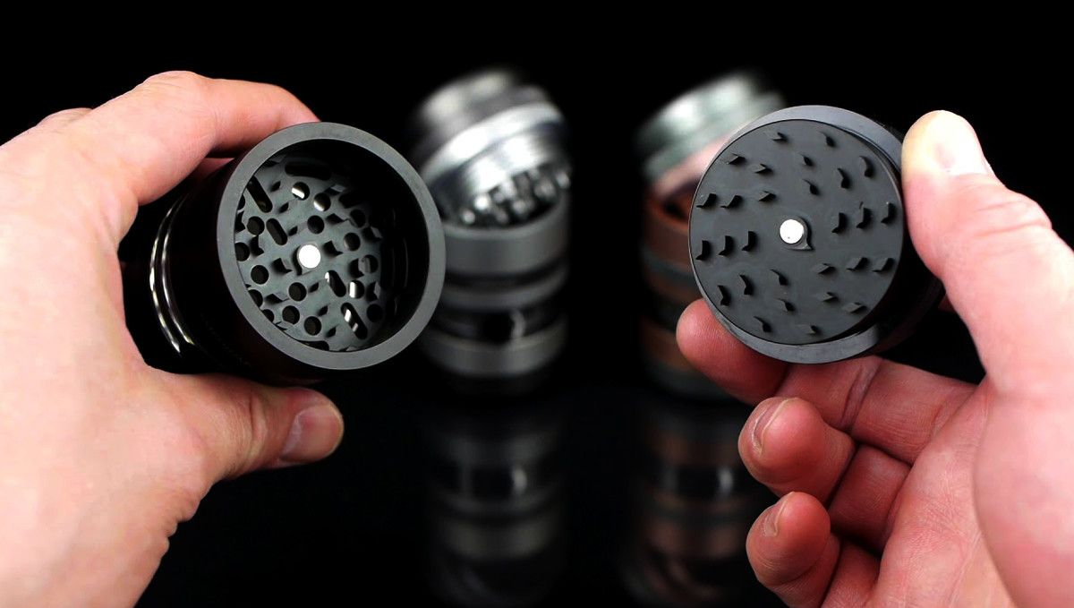15 Best Weed Grinders to Buy in 2022: Kannastör GR8TR V2 Jar Body Grinder